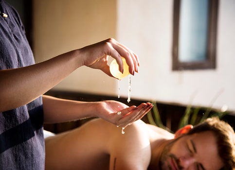 Omar R., Business Traveler